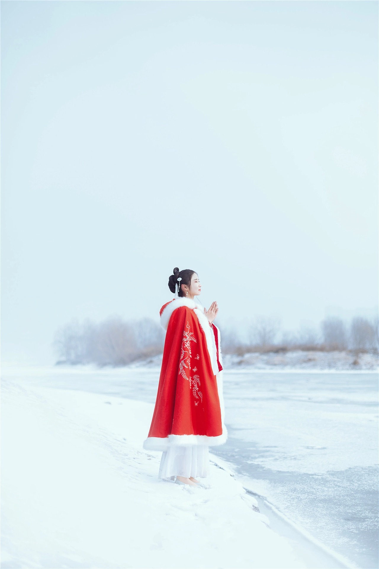 图片[1]-朔风吹散三更雪，倩魂犹恋桃花月。-忙忙软件库