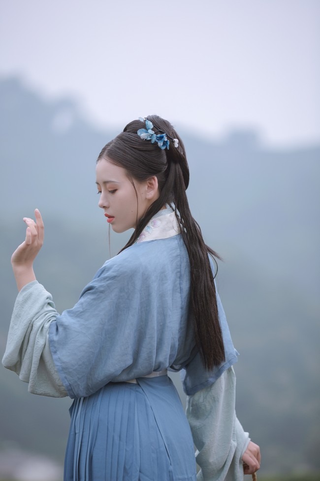 图片[16]-唯有山茶偏耐久，绿丛又放数枝红。-忙忙软件库