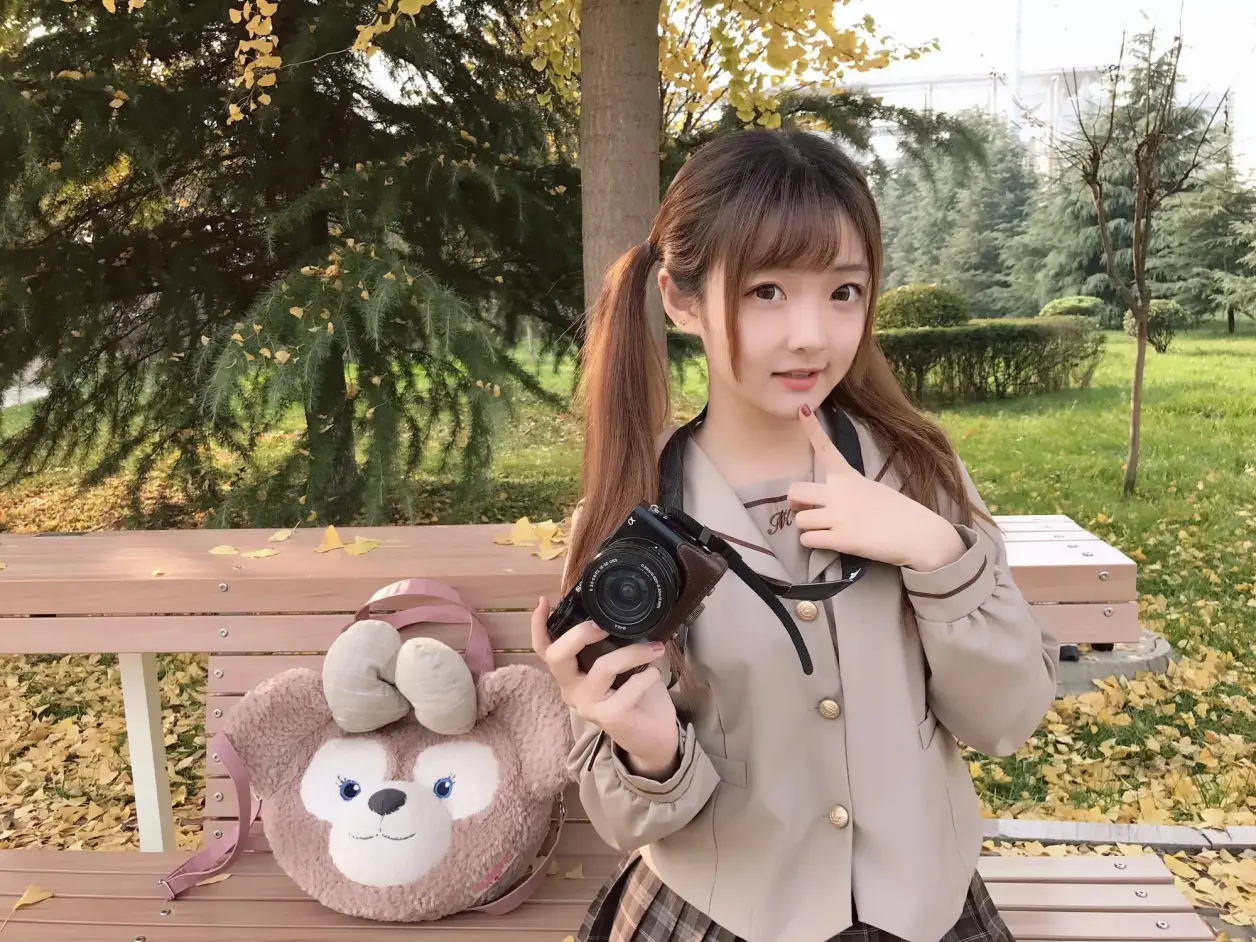 图片[2]-摄影写真 | 金色的阳光和金色的叶子，还有一个可爱的我-忙忙软件库