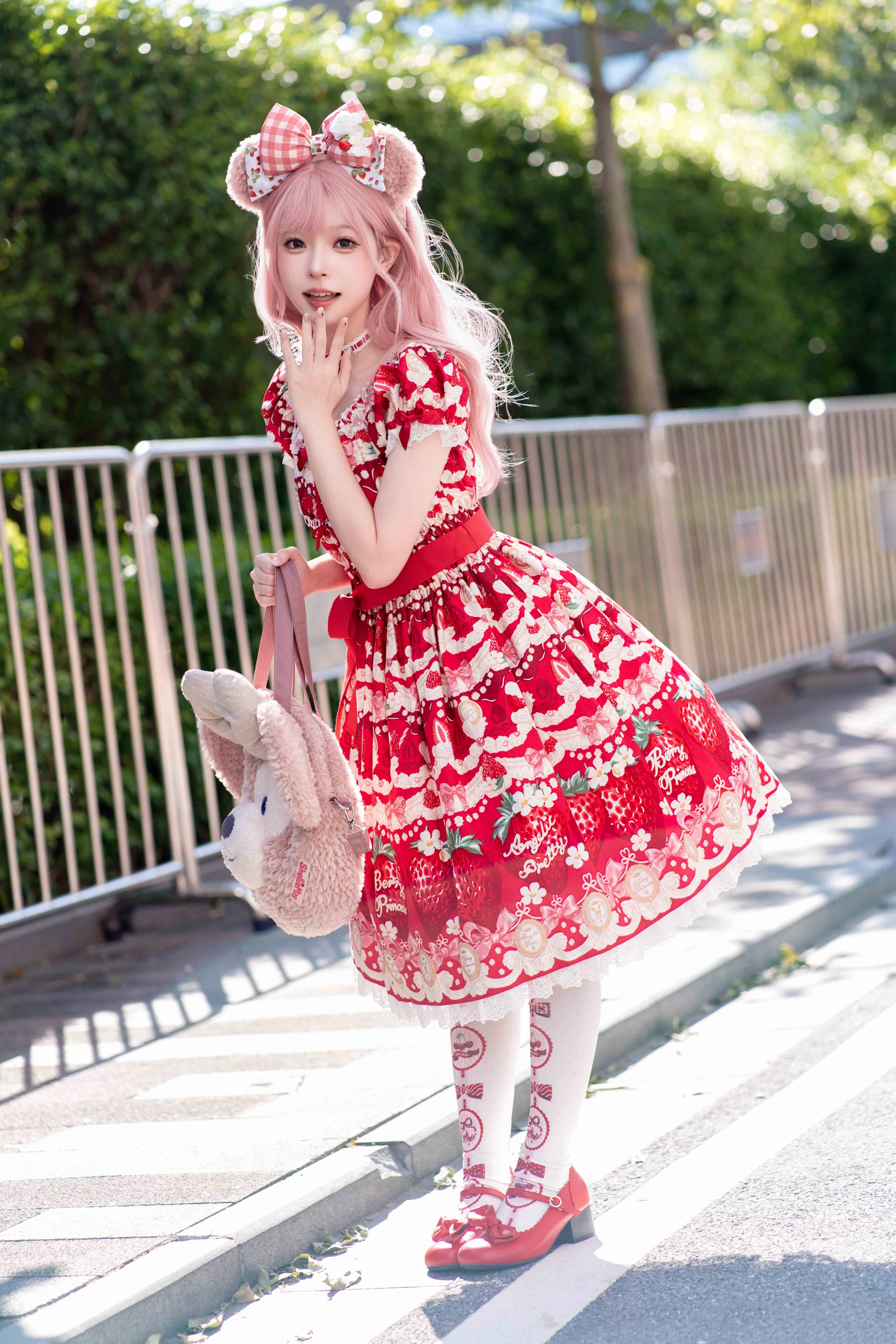 图片[2]-请你吃一口草莓𖥦🍓是甜甜的草莓裙-忙忙软件库